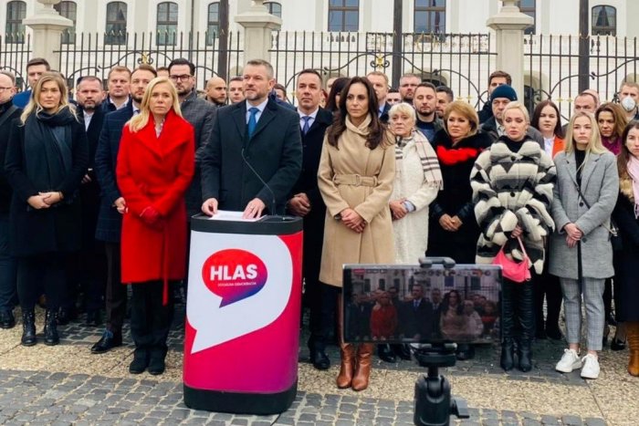 Ilustračný obrázok k článku Strana Hlas-SD VYZÝVA prezidentku ku okrúhlemu stolu: Čo je podľa Pellegriniho HANBA?