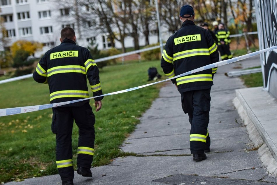 Ilustračný obrázok k článku TRAGICKÝ víkend na východe: Muž spadol počas prác zo strechy budovy, zraneniam podľahol