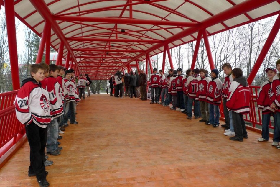 Ilustračný obrázok k článku Bystrický most má narodeniny: Slávnostne bol otvorený presne pred 13 rokmi, FOTO