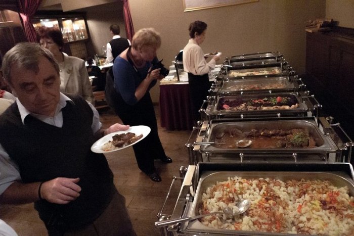 Ilustračný obrázok k článku Máte v pláne svadbu či inú oslavu? Takto to bude od pondelka v reštauráciách!