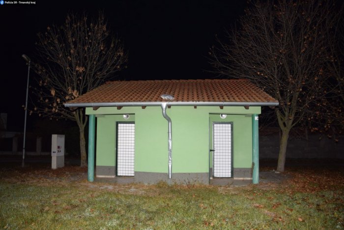 Ilustračný obrázok k článku Mladík bol vynaliezavý, ale nebolo mu to nič PLATNÉ: Pozrite sa, kam skryl "TRÁVU"! FOTO