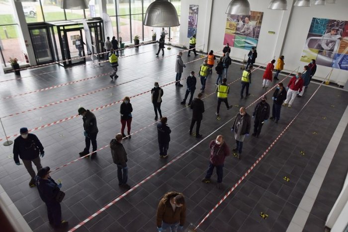 Ilustračný obrázok k článku Do KONCA roka budeme chodiť do práce inak: Režim OTP a POVINNÉ testovanie!