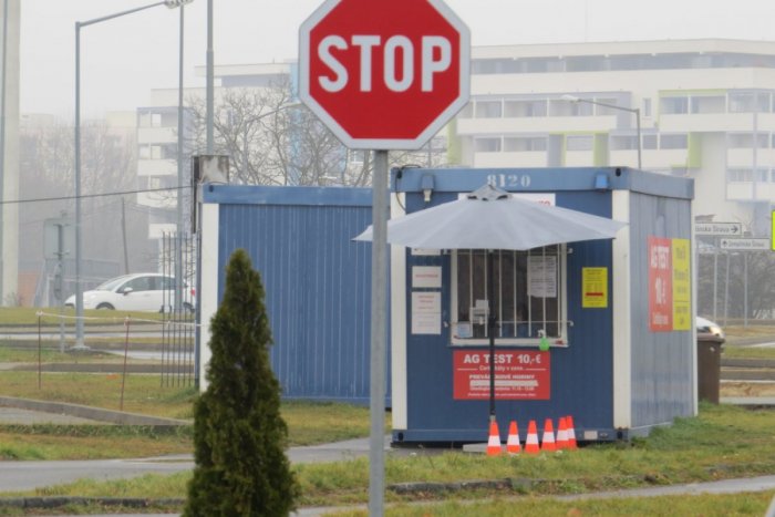 Ilustračný obrázok k článku Najmenej prípadov hlási Nitriansky kraj: PCR testy potvrdili vyše 350 pozitívnych