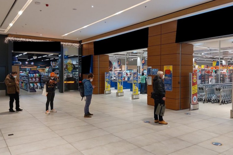 Ilustračný obrázok k článku Ďalšia vyhláška od piatka opäť mení režim: Ako vlastne môžu prevádzky odteraz fungovať?