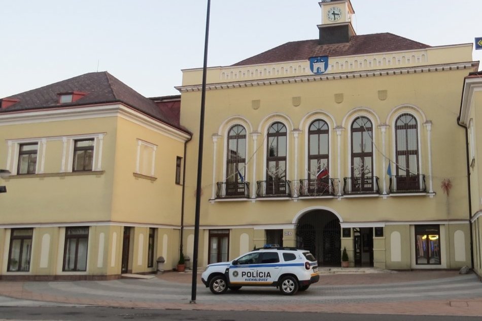 Ilustračný obrázok k článku Michalovce s obmedzeniami pre verejnosť a regulovaným vstupom