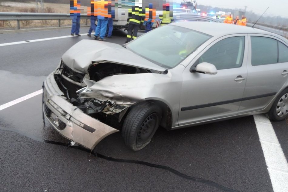 Ilustračný obrázok k článku Banskobystrický kraj zasiahli mráz a poľadovica: Došlo k desiatkam kolízií, FOTO