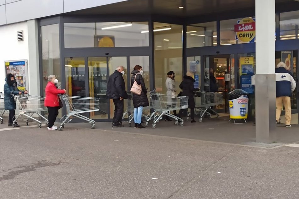 Ilustračný obrázok k článku SVET O SLOVENSKU: Pandémia ako cez kopirák! Môže za to naša mentalita alebo počasie?