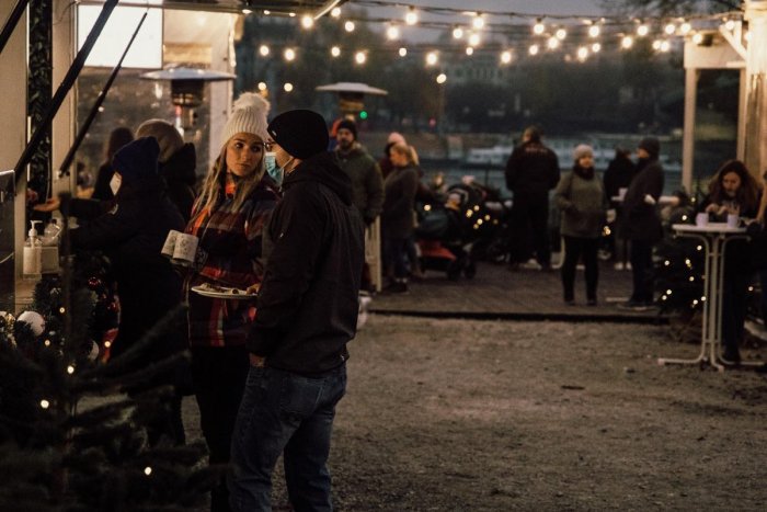 Ilustračný obrázok k článku KAM v Bratislave ZADARMO: S parádnymi kúskami z bazáru na Tyršáku si užijete Vianoce na Nivách