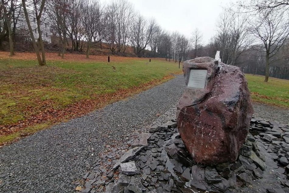 Ilustračný obrázok k článku Dôstojné miesto pre večný spánok domácich miláčikov: V Bratislave otvorili CINTORÍN zvierat