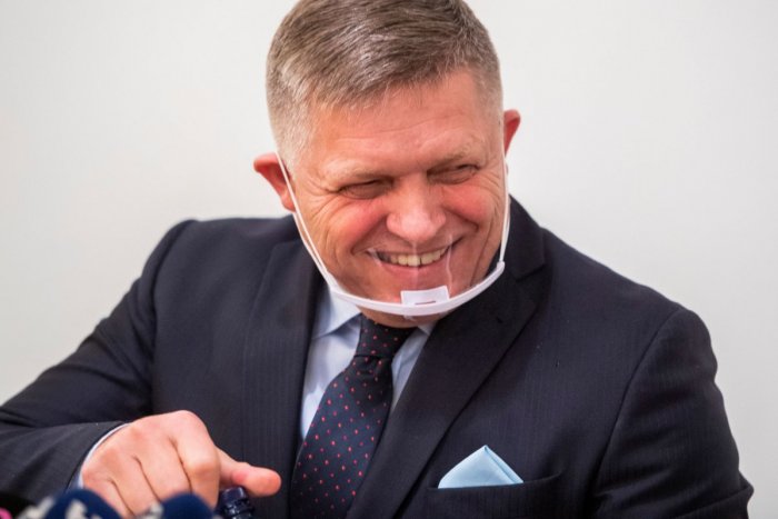 Ilustračný obrázok k článku Jednoznačný VERDIKT polície: Krádež v kancelárii Roberta Fica zmietli zo stola!