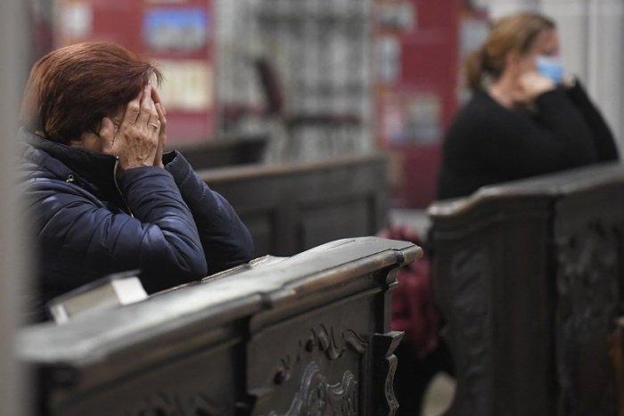 Ilustračný obrázok k článku Je neprípustné, aby sa veriaci modlili online, ide advent! Poslanec žiada prehodnotiť opatrenia