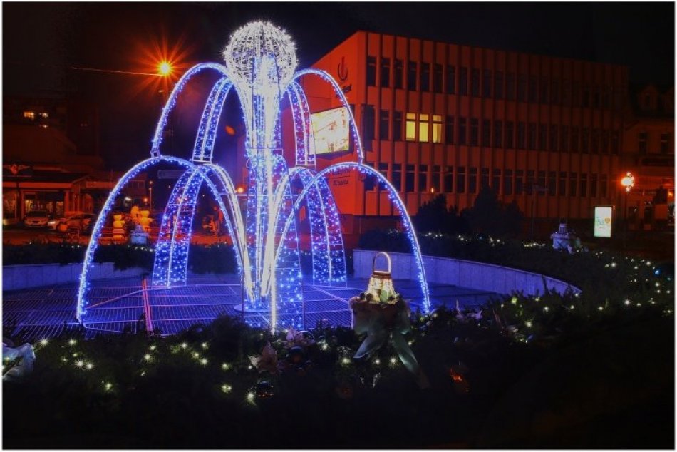 Ilustračný obrázok k článku Stromček, adventný veniec aj snehuliaci: V Humennom vládne vianočná atmosféra