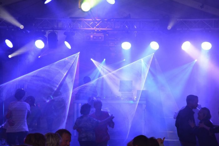 Ilustračný obrázok k článku Bystričania zažijú parádnu ZÁBAVU: Chystá sa TANCOVAČKA pod holým nebom