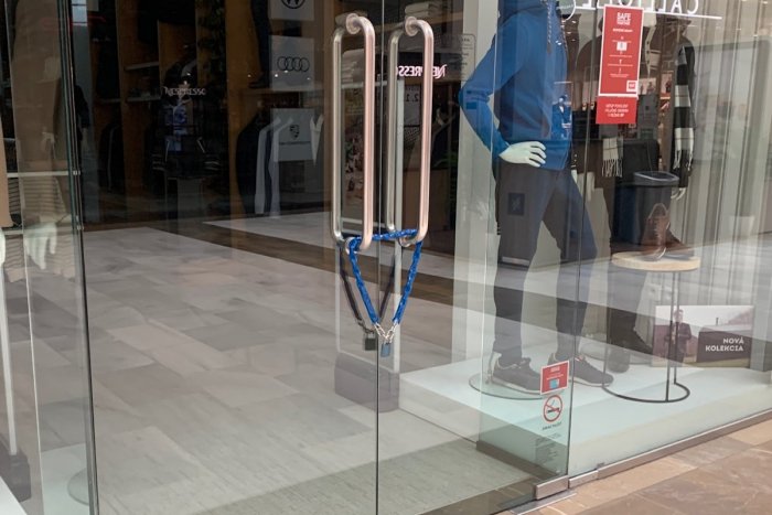 Ilustračný obrázok k článku Ministerstvo zdravotníctva o ďalšej vlne pandémie: ZAVRÚ nám opäť obchody a reštaurácie?