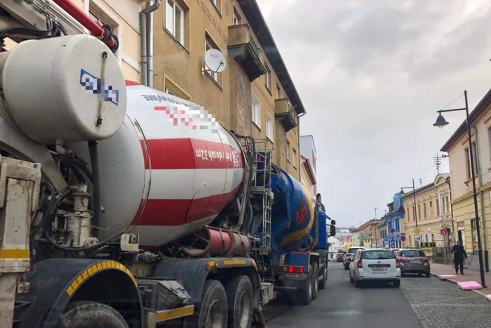 Ilustračný obrázok k článku Stavebný ruch v centre Bystrice neutíchol. Nosko: Keď arogancia nepozná hraníc