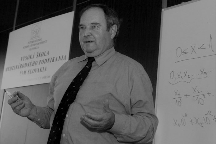 Ilustračný obrázok k článku Zomrel matematik Lev Bukovský. V minulosti bol rektorom košickej univerzity