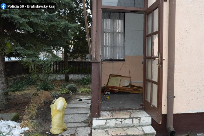 Ilustračný obrázok k článku Hrôza v obci, muž mal napadnúť 2 ženy: Po incidente však začal zvracať a onedlho zomrel!