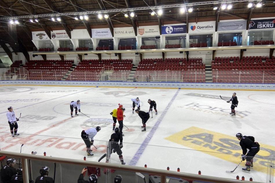 Ilustračný obrázok k článku Ďatelinka po 1. tréningu na vynovenom štadióne: Doma sa vynasnažíme bodovať v každom zápase, FOTO