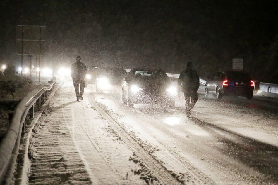 Ilustračný obrázok k článku Aktuálne INFO z horských priechodov pri Bystrici: KDE sa drží sneh a KDE platia obmedzenia?