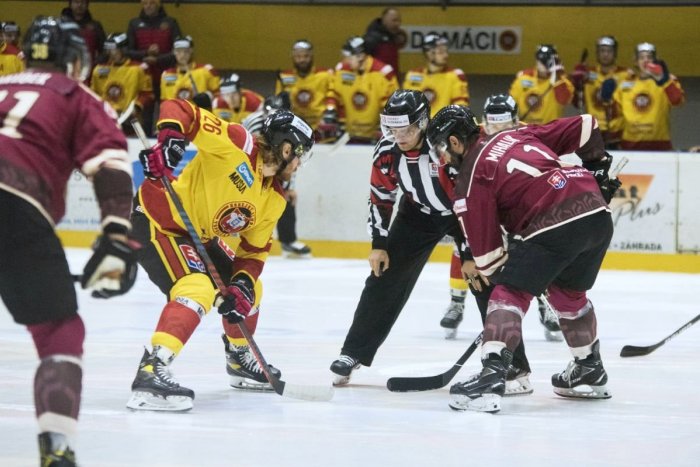 Ilustračný obrázok k článku Obrovské zaváhanie hokejistov Topoľčian: Prehrali na ľade Žiaru nad Hronom