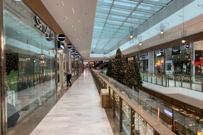 Ilustračný obrázok k článku Z nášho lockdownu PROFITUJÚ obchodníci v Maďarsku: Čo ide na dračku okrem OBLEČENIA?