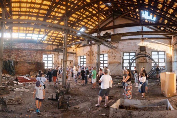 Ilustračný obrázok k článku Medený hámor môžete spoznať nevšedným spôsobom: Vznikla umelecká reflexia tohto miesta