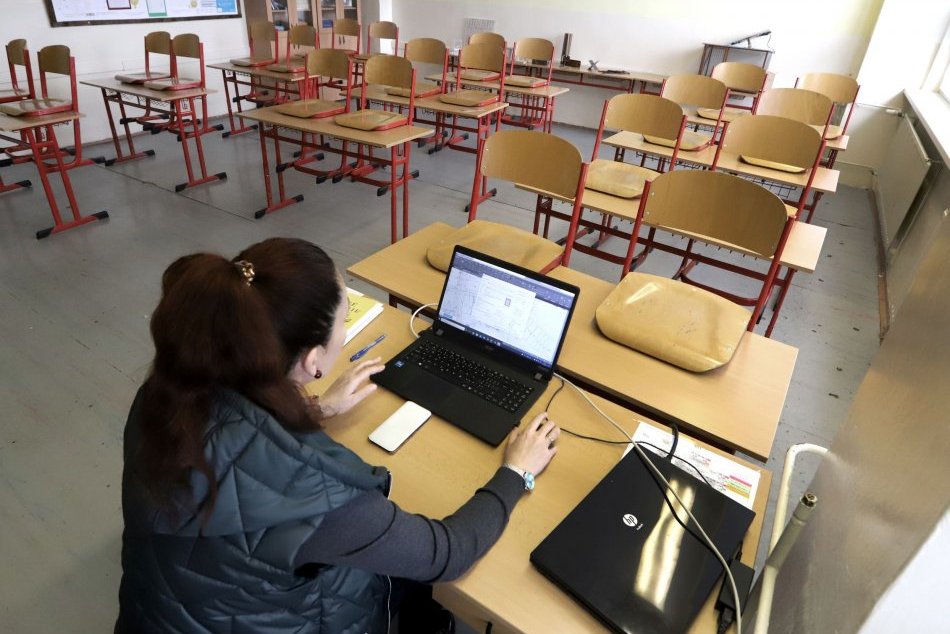 Ilustračný obrázok k článku Hľadáte si PRÁCU? V Bystrici sú voľné miesta na ŠKOLÁCH aj ÚRADE