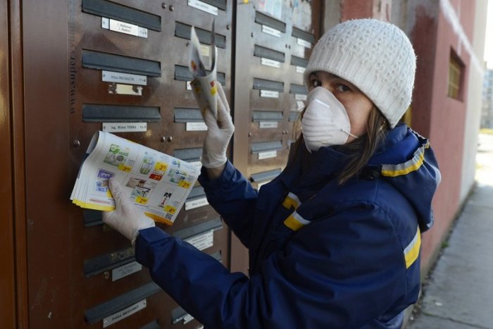 Ilustračný obrázok k článku Čakáte balík či doporučenú zásielku? Je tu ZMENA: Pošta upravila ich doručovanie!