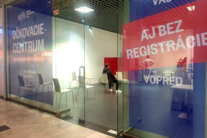 Ilustračný obrázok k článku Očkovanie v nákupných centrách aj v teréne: Výjazdová služba navštívi desiatky obcí