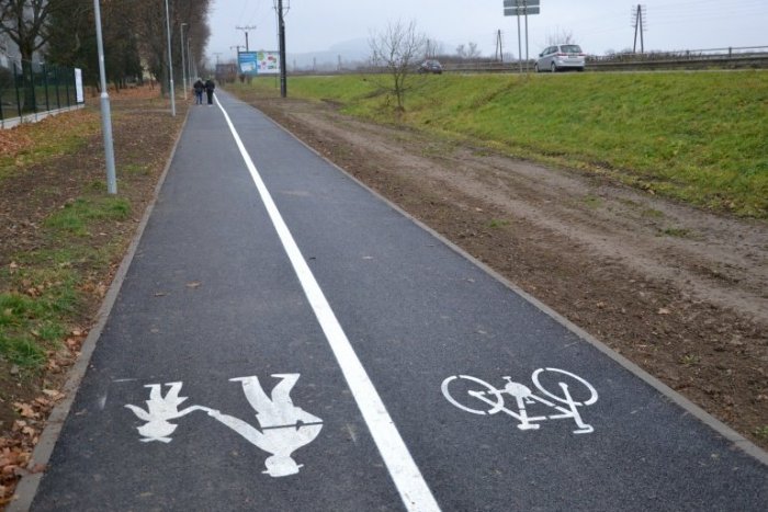 Ilustračný obrázok k článku Pre chodcov aj bicykle. Nový cyklochodník v Humennom je hotový