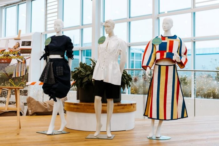 Ilustračný obrázok k článku AVION PODPORIL budúce módne návrhárky