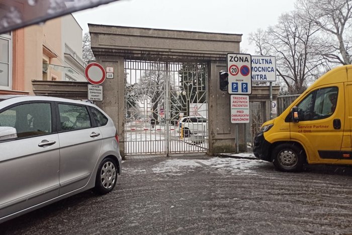 Ilustračný obrázok k článku Dobré správy: Nedávno uzavretý vchod do nemocnice je opäť OTVORENÝ