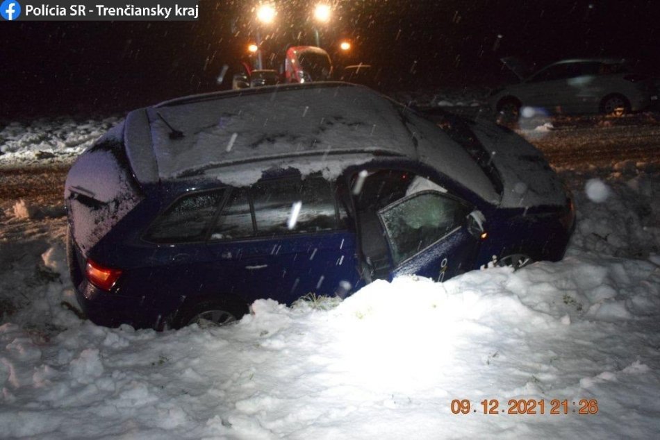 Ilustračný obrázok k článku Sneh dal Trenčianskemu kraju zabrať: Popadané stromy i dopravné nehody, FOTO