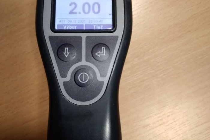 Ilustračný obrázok k článku Toto je už CEZ čiaru: Pri Ivachnovej chytili vodiča, nafúkal vyše 4 promile!