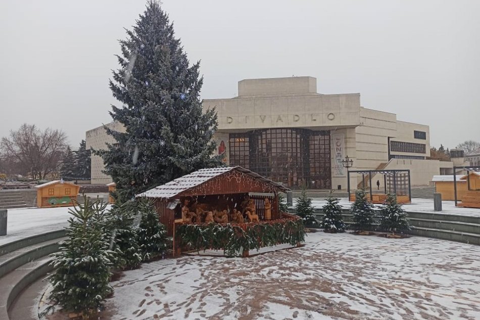 Ilustračný obrázok k článku O otvorení vianočných trhov sa ešte nerozhodlo: Mesto rokuje s hygienikmi