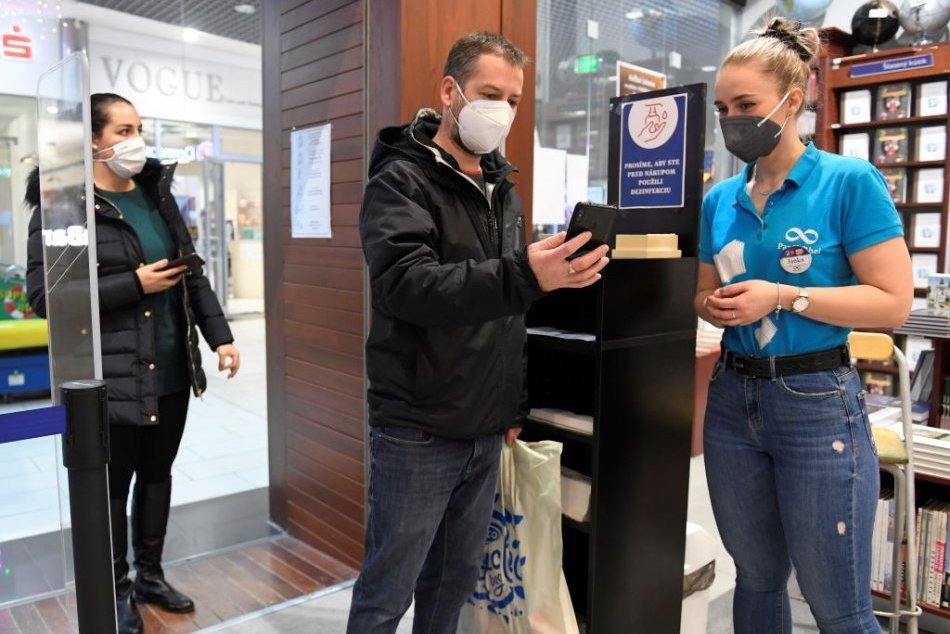 Ilustračný obrázok k článku Hygienici uvoľnili obmedzenia pre podujatia a prevádzky: Ako to bude po novom?