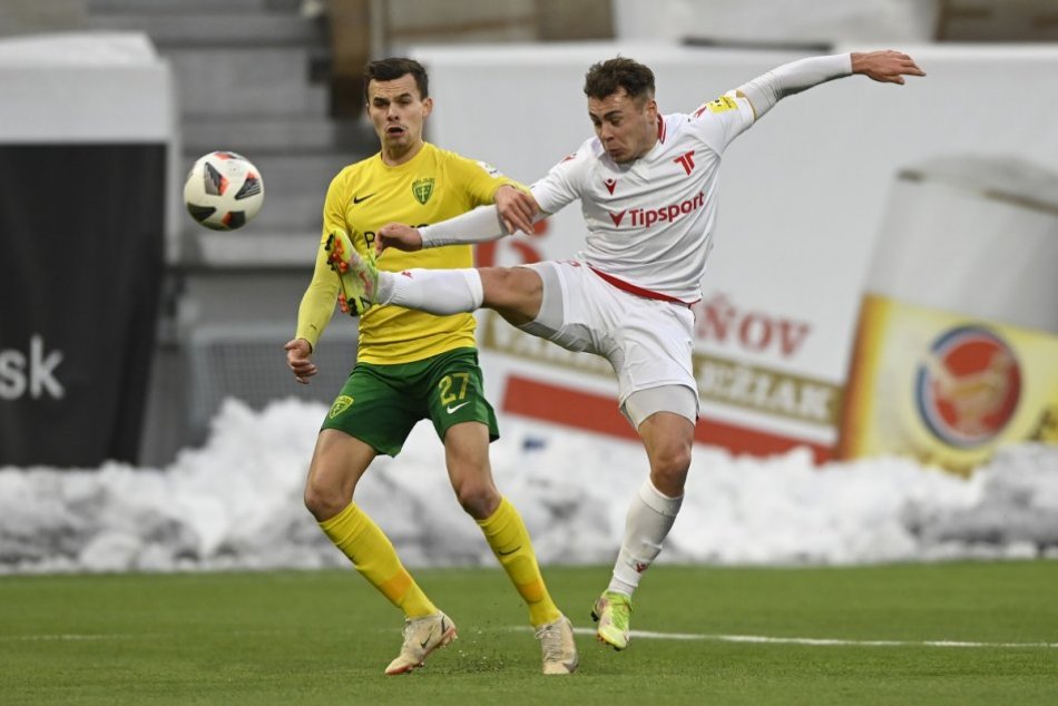 Ilustračný obrázok k článku Žilinčania ovládli derby: Z Trenčína odvážajú hore Váhom tri body, FOTO