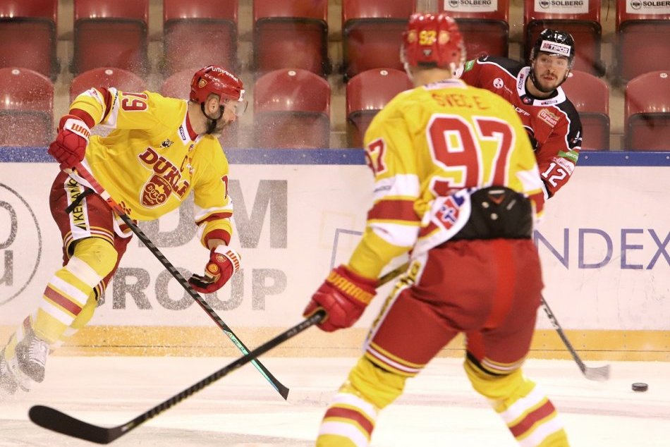 Ilustračný obrázok k článku Vojaci z Trenčína podpísali kanadského útočníka iránskeho pôvodu Samsona Mahboda