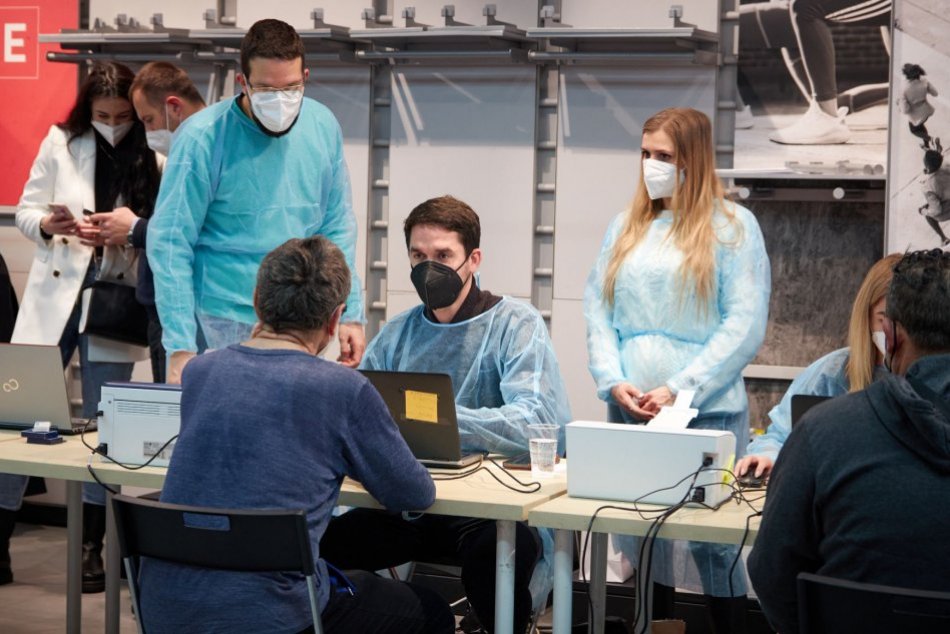 Ilustračný obrázok k článku Prekvapivé zistenie: Kým v Bystrici zaočkovali desiatky ľudí, v Krupine až stovky, FOTO