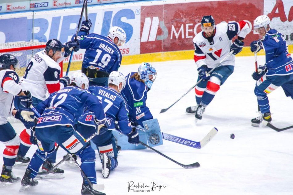 Ilustračný obrázok k článku Nitra v oklieštenej zostave odolávala Slovanu 47. minút: Na domácom ľade neuspela