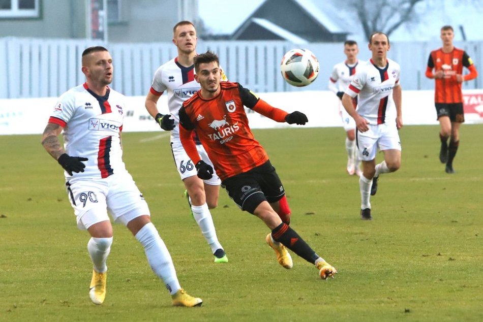 Ilustračný obrázok k článku Tréner Benkovský po remíze s Ružomberkom: Je dôležité, že pribúdajú body, FOTO