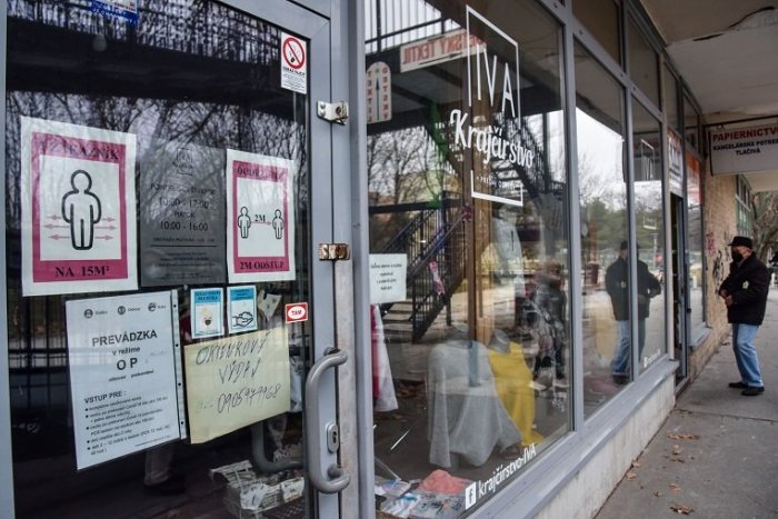 Ilustračný obrázok k článku Klub 500: Toto má byť pomoc štátu? Je to neférová diskriminácia a PODRAZ voči prevádzkam!