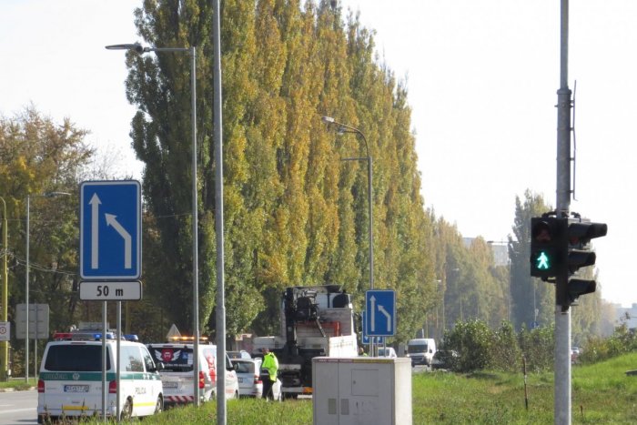 Ilustračný obrázok k článku Starostka Nad jazerom KRITIZUJE primátora za nepodpísané uznesenie o MHD zadarmo