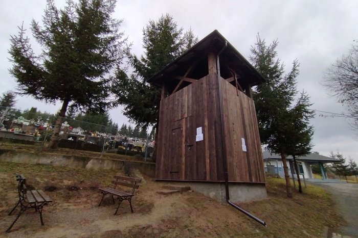 Ilustračný obrázok k článku Zachránili zvonicu napadnutú červotočom z 19. storočia: Hrozilo, že sa rozpadne