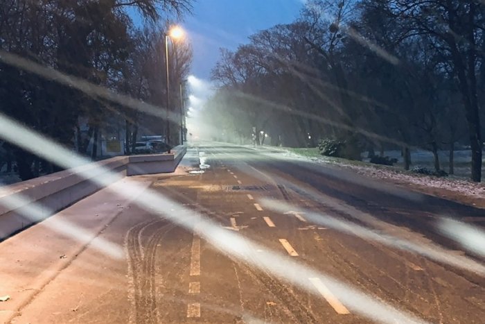 Ilustračný obrázok k článku Nachystajte sa, bude to KĹZAŤ: Tieto časti Slovenska večer zasiahne POĽADOVICA!