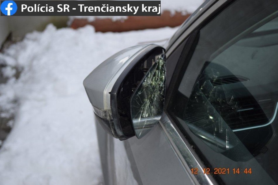 Ilustračný obrázok k článku Opitý mladík spôsobil nehodu pri rodinnom dome: Skončil v policajnej cele, FOTO