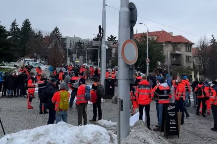 Ilustračný obrázok k článku Lekárske organizácie sú zdesené: Zdravotníkom sme najprv tlieskali, teraz ich ZATVÁRAME?