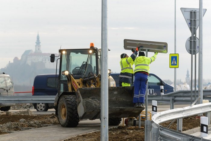 Ilustračný obrázok k článku Nitra môže uzavrieť spor so stavebnou firmou: Poslanci odsúhlasili 265-tisíc eur