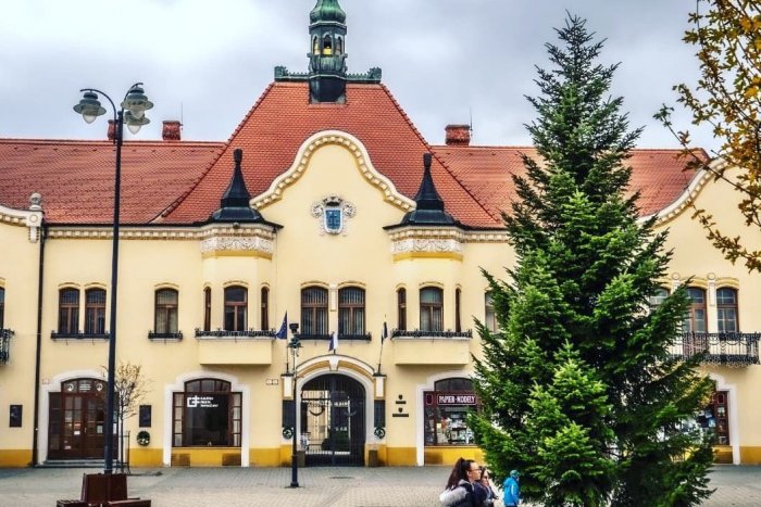 Ilustračný obrázok k článku Čakajú vás vybavovačky? TAKTO bude v prevádzke topoľčiansky mestský úrad