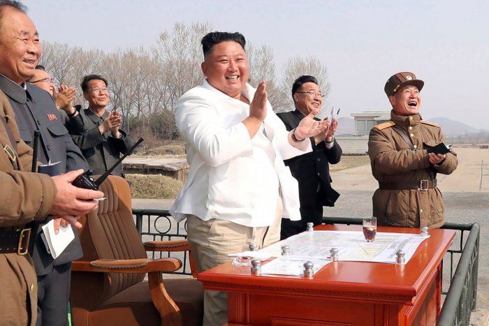 Ilustračný obrázok k článku Satelitné snímky odhalili KRUTÚ pravdu: V Severnej Kórei prebiehajú verejné POPRAVY